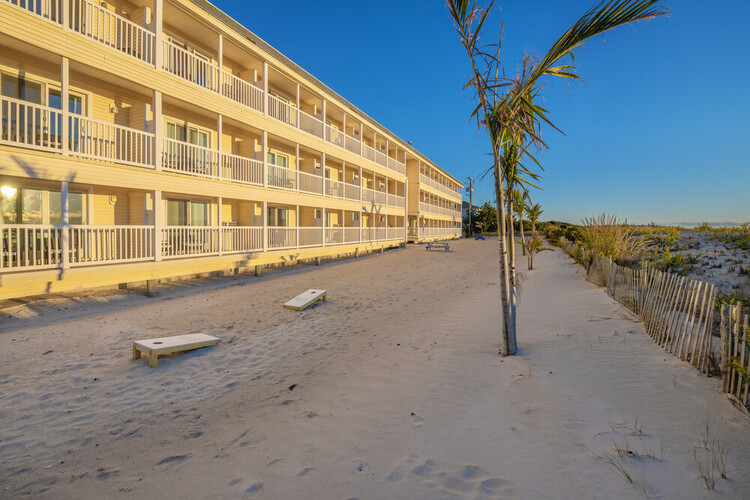Outdoor beach games area at long beach island hotel | Drifting Sands LBI